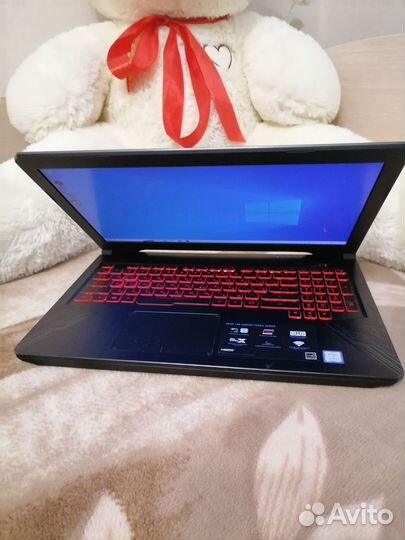 Asus Tuf Gaming i7 8750H/16 GB/GTX1050/SSD+HDD