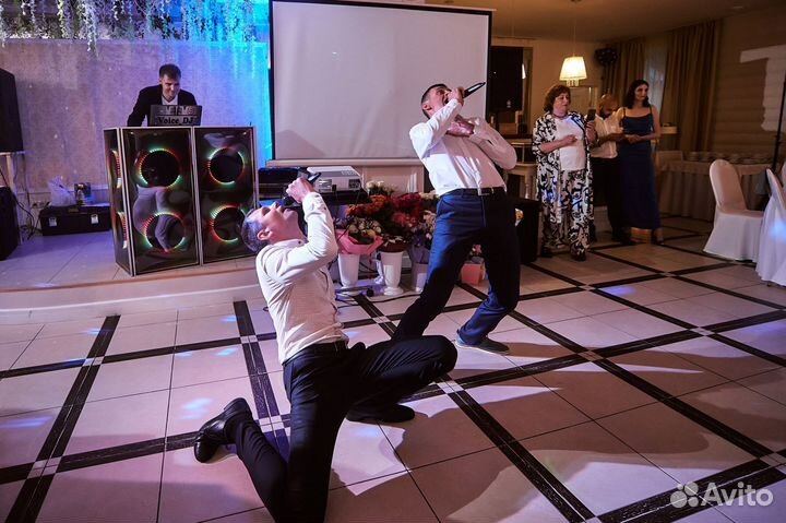 Диджей (DJ) Звукорежиссёр, со своим оборудованием