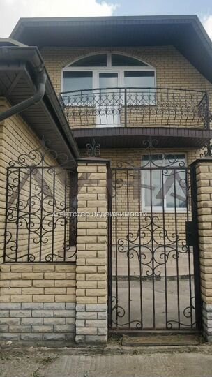 Коттедж 216 м² на участке 10 сот.