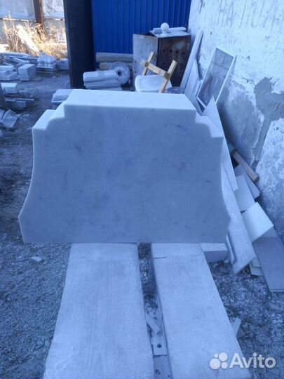 Памятник крест