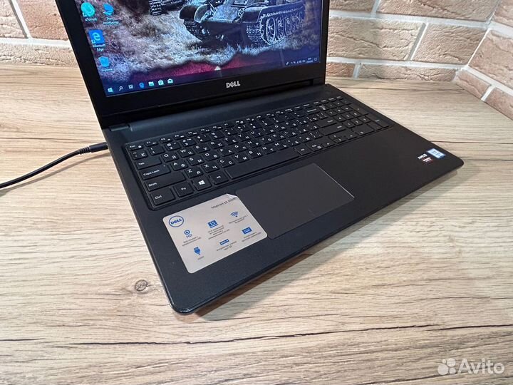 Dell inspiron 15-3567(core I3-6006U+radeon R5 2GB)