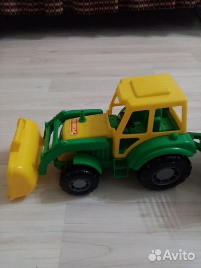 Трактор с прицепом игрушка