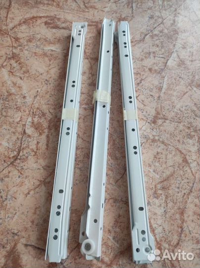 Направляющие для выдвижных ящиков