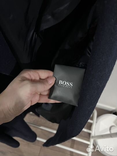 Пальто мужское hugo boss, размер 50