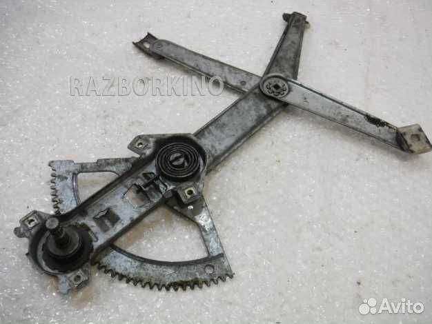 Стеклоподъемник механический передний правый