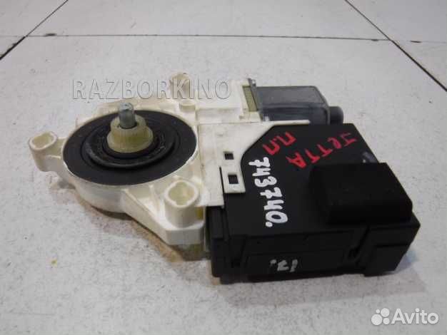 Моторчик переднего правого стеклоподъемника