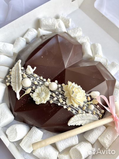 Шоколадная пиньята с сюрпризом внутри