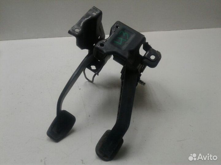 Педальный узел Renault Duster F4RA400 2013
