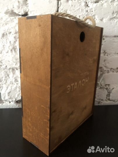 Подарочный ящик для бутылок и фужеров