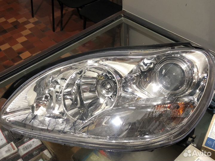 Фара левая мерседес s220 оригинал,би ксенон,новая