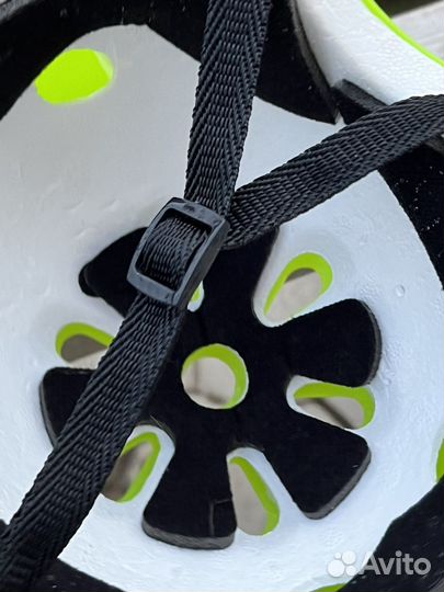 Защитный шлем для роликов детский