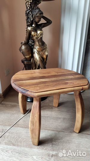 Прикроватный столик