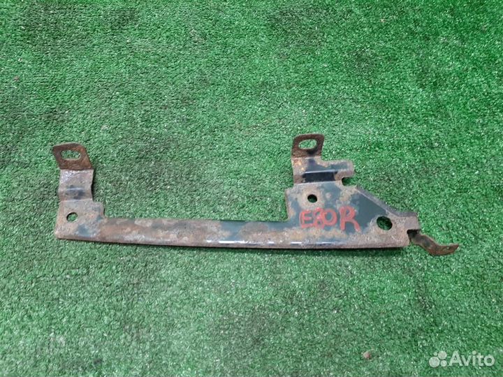 Кронштейн Mitsubishi Grandis 2008