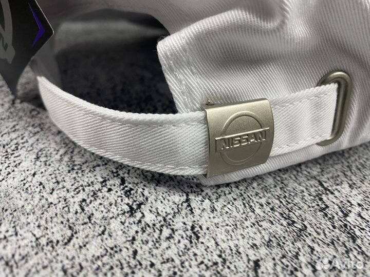 Бейсболка Nissan белая