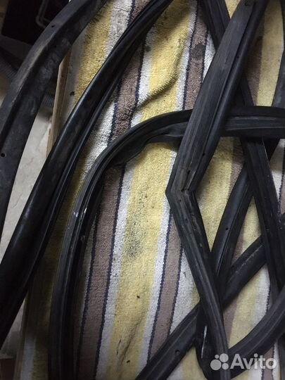 Уплотнитель двери Ниссан tiida