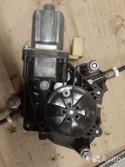 LADA vesta электростеклоподъёмник передний правый