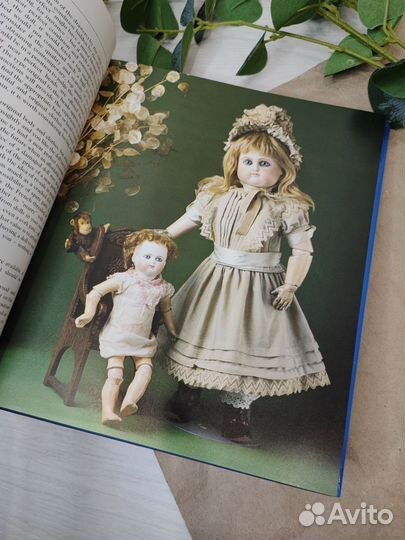 Книга Collecting Dolls by Nora Earnshaw