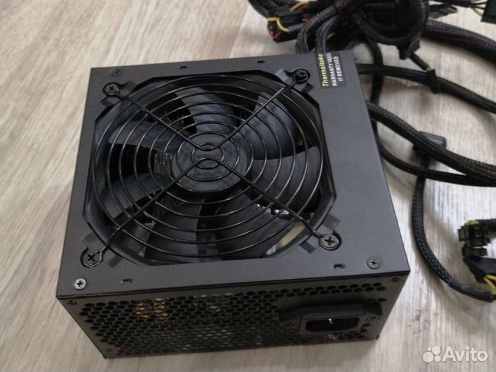 Thermaltake TR2 S 700W