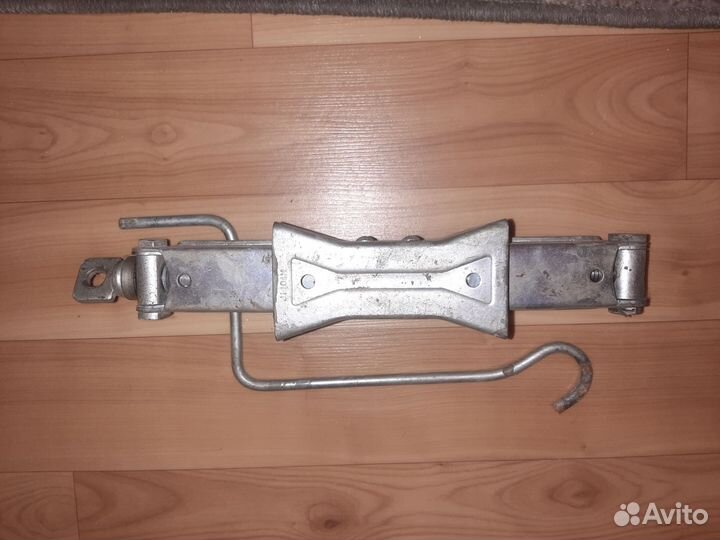 Домкрат ручной