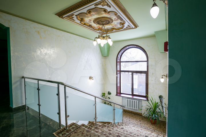 Гостиница, 2400 м²