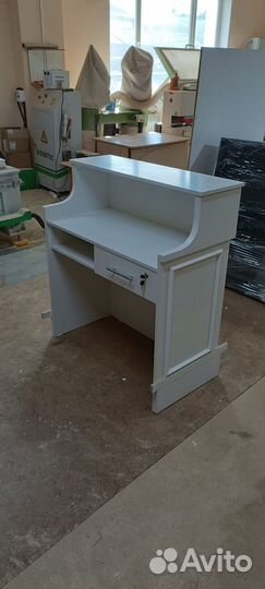 Стойка ресепшн/стойка администратора/ресепшен