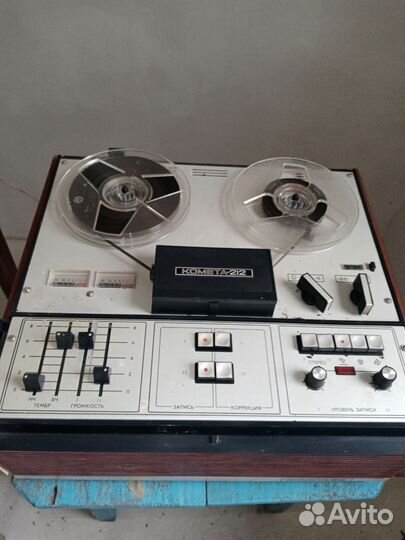 Магнитофон Комета 212