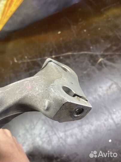 Кулак поворотный передний правый Audi Q5 2.0 3470