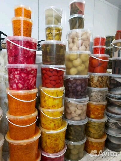 Соленья, рыба, салаты