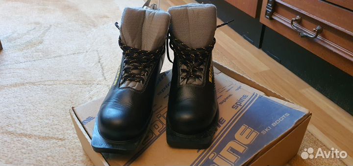 Лыжные ботинки spine