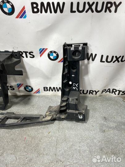 Направляющая кронштейн крепление заднего бампера