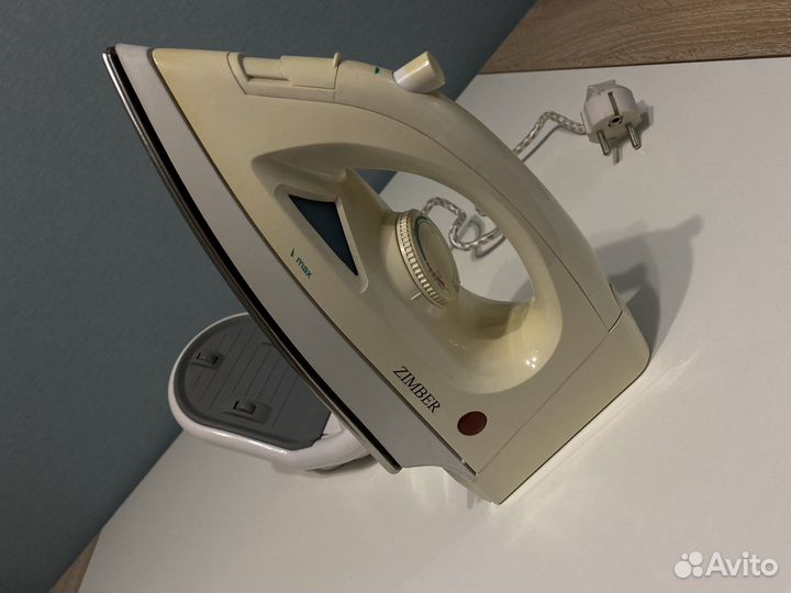 Беспроводной утюг zimber