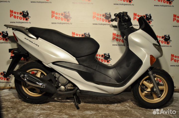 Скутер Suzuki Avenis 150