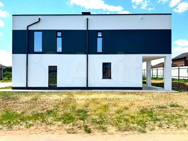 Коттедж 270 м² на участке 6 сот.