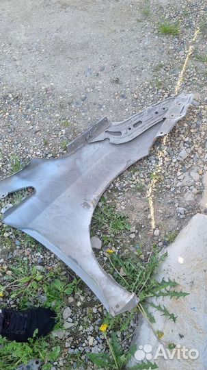 Крыло левое avensis 270