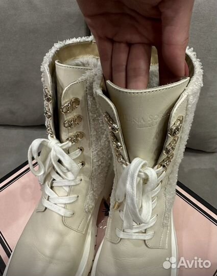 Выход один раз В новом состоянии Полн. Комплект