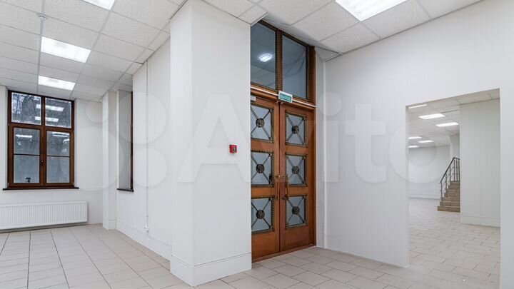 Сдам торговое помещение, 216.8 м²