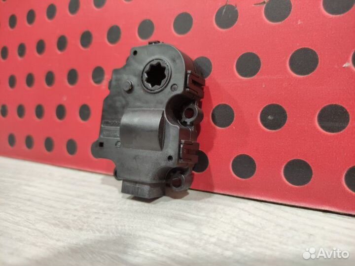 Моторчик заслонки печки Bmw 5 G30 B48B20A 2018