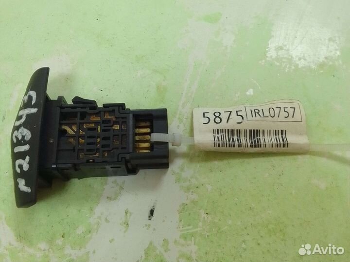 Кнопка аварийной сигнализации Nissan Primera P12E