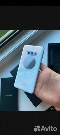 Samsung Galaxy S10e, 6/128 ГБ
