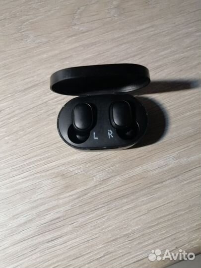 Продам наушники Xiaomi Redmi Airdots 2