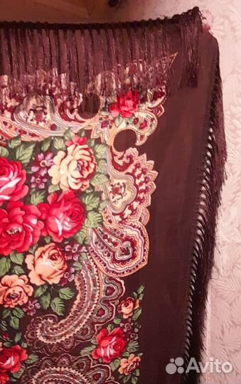 Платок павлопосадский. Размер 115*115 см