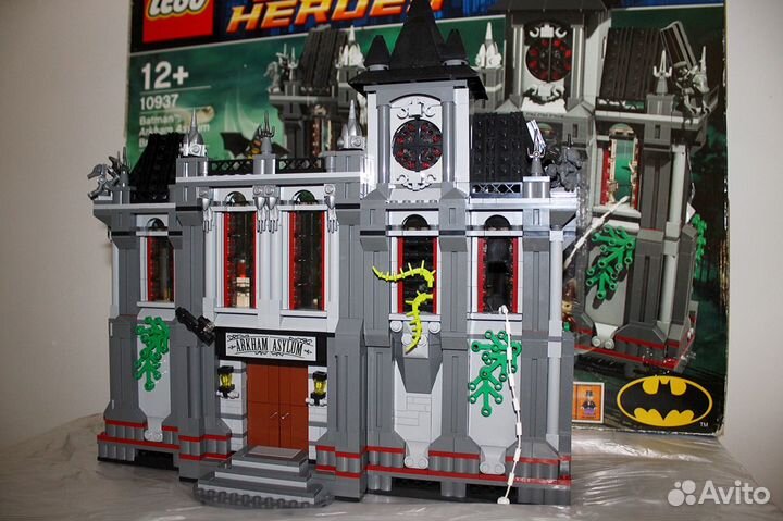 Lego Super Heroes 10937 - Бэтмен: побег из Аркхэма