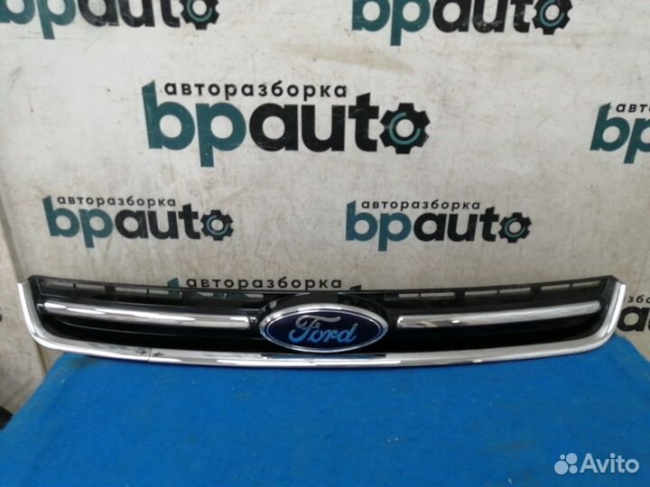 Решетка радиатора CV44-8150-ADW Ford Kuga II