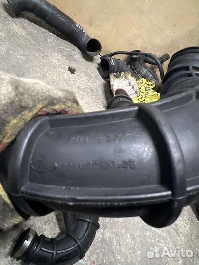 Патрубок воздушного фильтра Ford Transit 2.0 диз