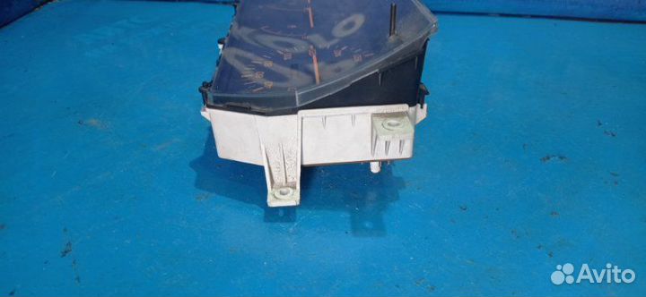 Панель приборов Mazda Familia седан FE 1986