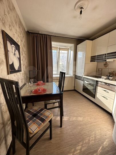 2-к. квартира, 52 м², 2/5 эт.