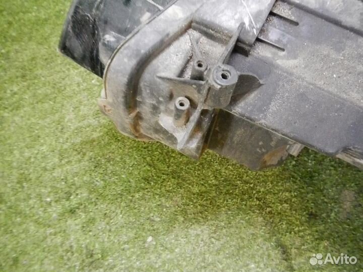 Фара правая Volkswagen Passat