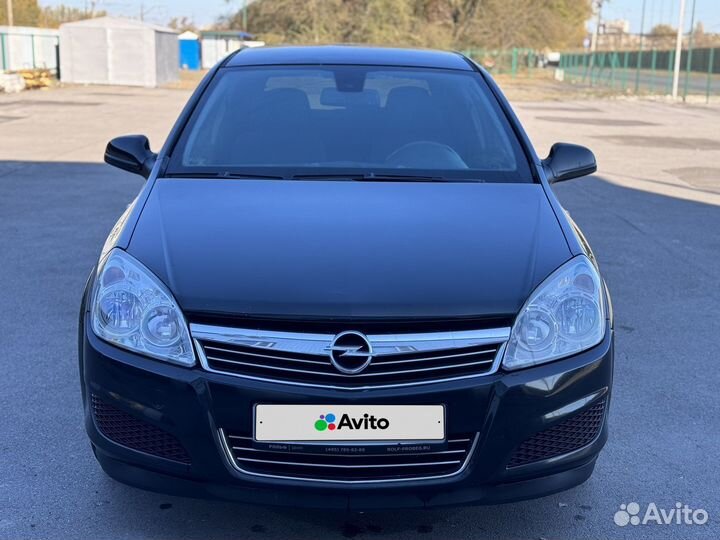 Opel Astra 1.6 МТ, 2013, 130 450 км