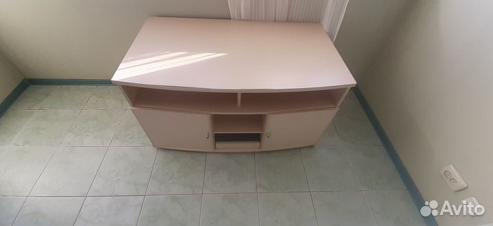 Тумба под телевизор и аппаратуру