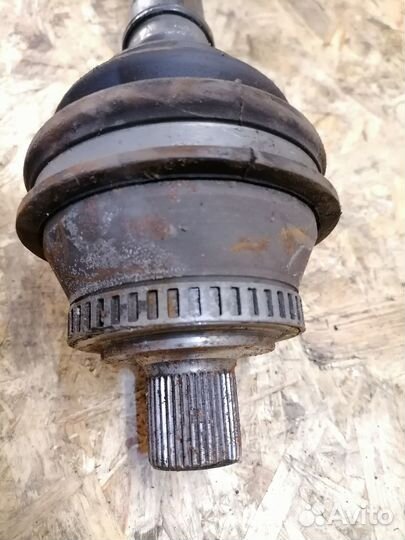 Привод передний левый Audi A6 C5 3.0 ASN